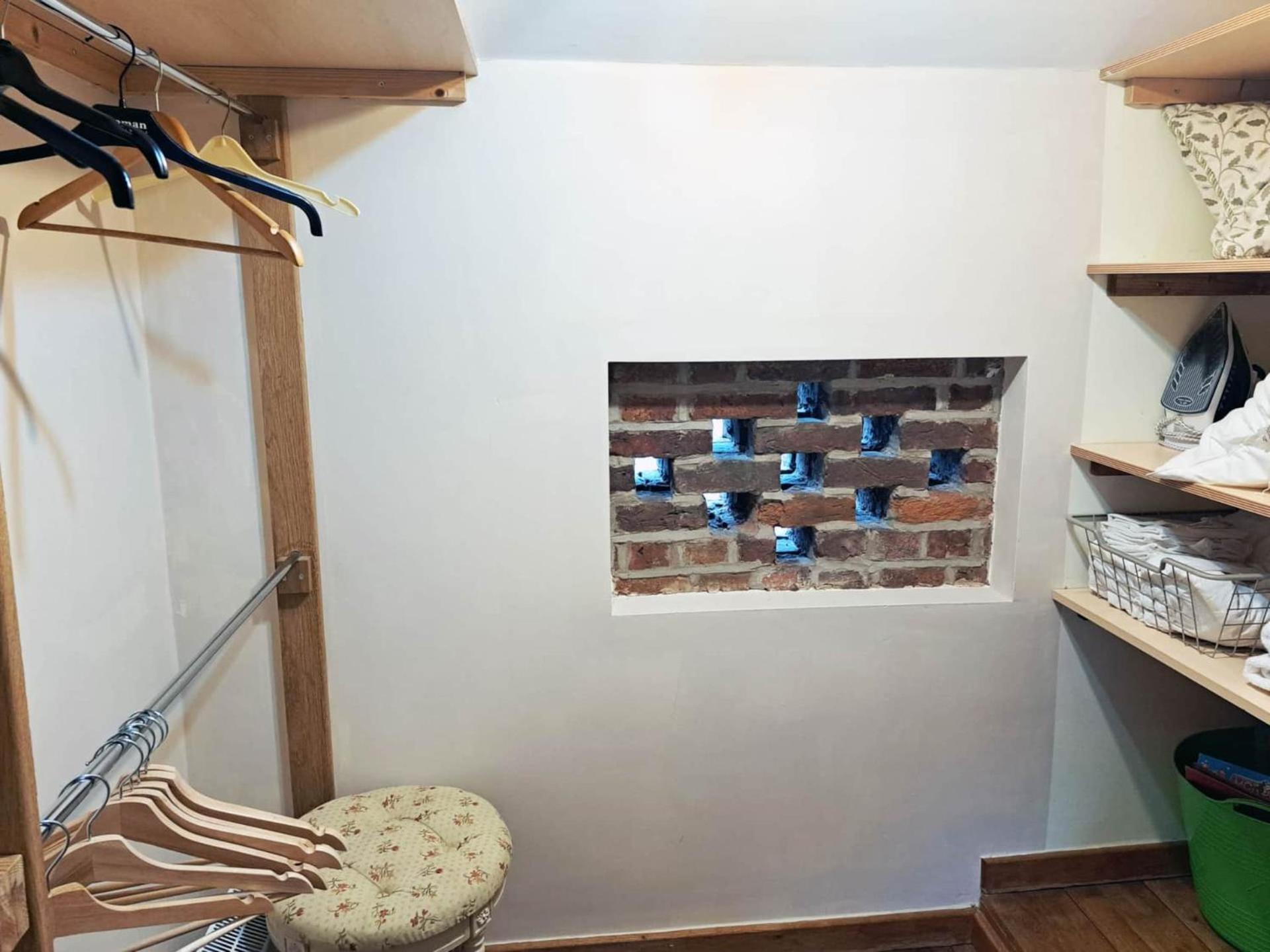 Villa The Old Mill Barn With Hot Tub And Private Use Of Heated Pool Wirral Esterno foto