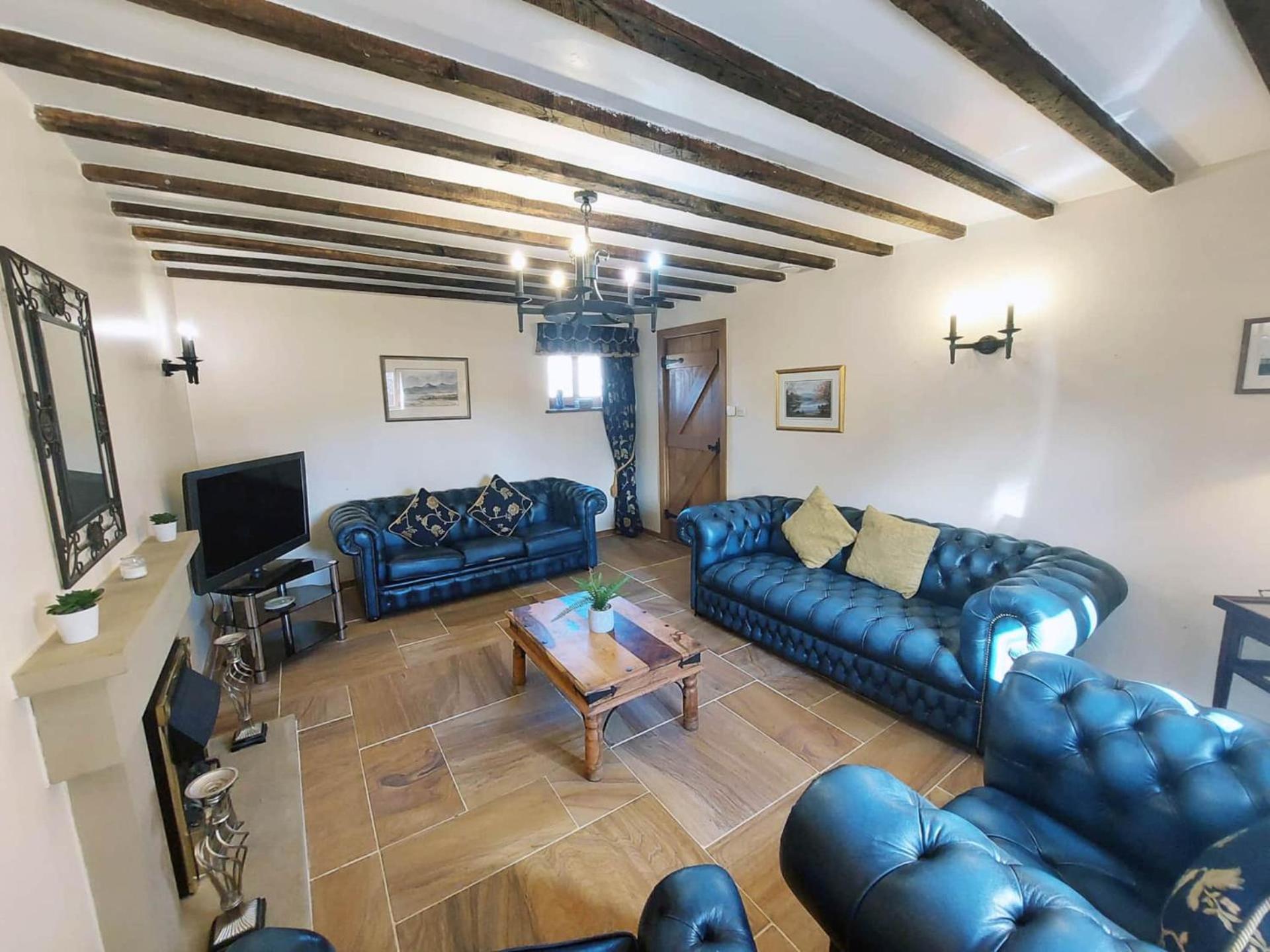 Villa The Old Mill Barn With Hot Tub And Private Use Of Heated Pool Wirral Esterno foto